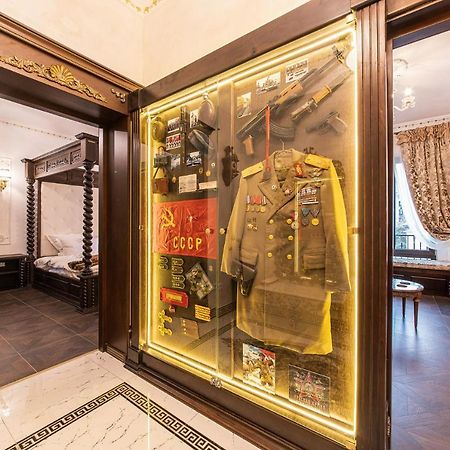 Private Museum Apartment With Antique Decor Bucarest Esterno foto