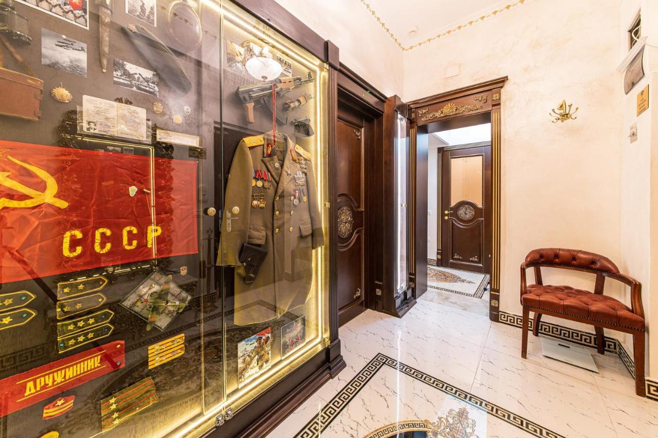 Private Museum Apartment With Antique Decor Bucarest Esterno foto