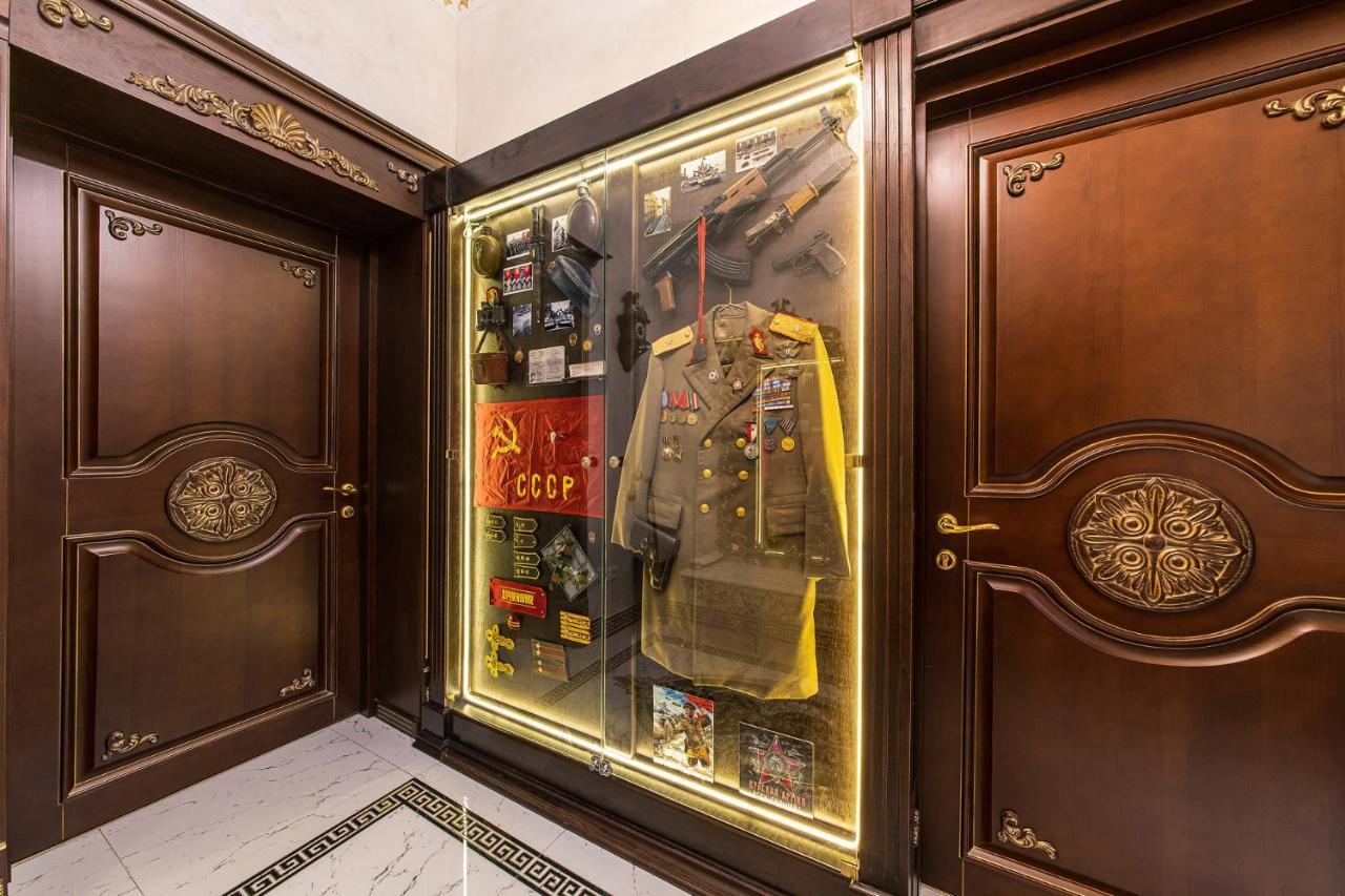 Private Museum Apartment With Antique Decor Bucarest Esterno foto